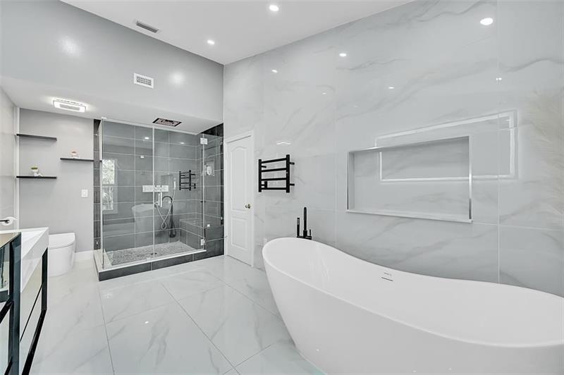 Image 16 of 25 For 7501 Red Bay Place