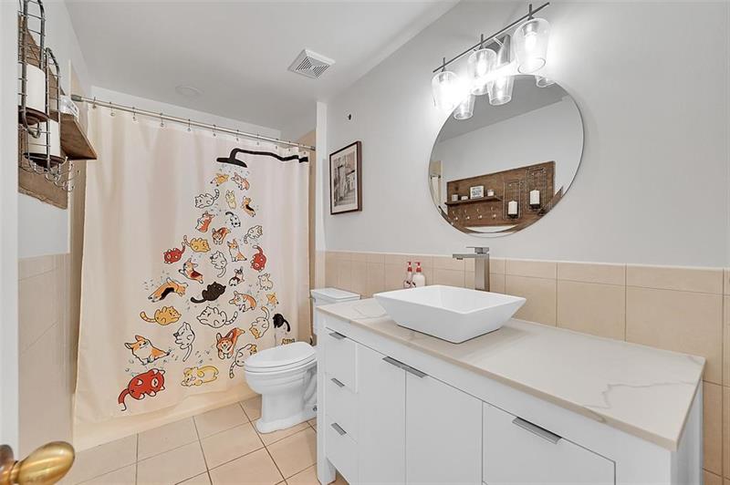 Image 19 of 25 For 7501 Red Bay Place