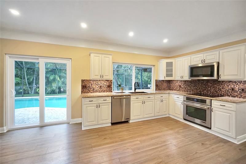 Image 3 of 25 For 7501 Red Bay Place