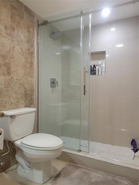 Image 11 of 20 For 19370 Collins Ave  809