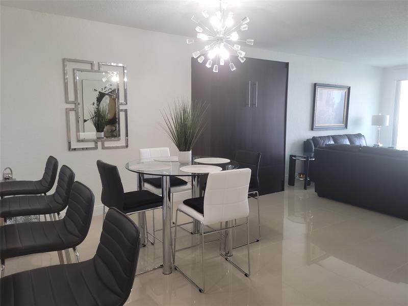 Image 9 of 20 For 19370 Collins Ave  809
