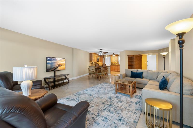 Image 11 of 55 For 4100 Galt Ocean Drive  304