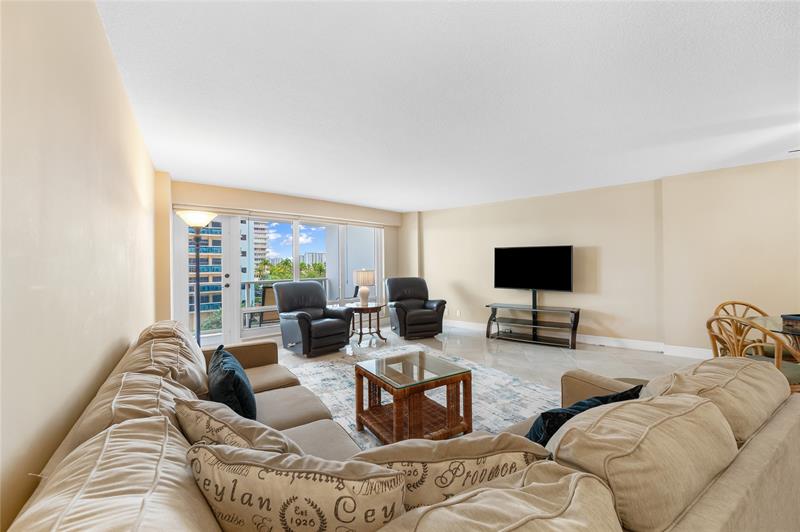 Image 16 of 55 For 4100 Galt Ocean Drive  304