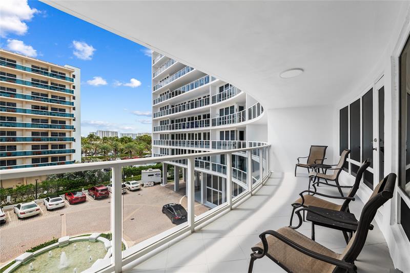 Image 17 of 55 For 4100 Galt Ocean Drive  304