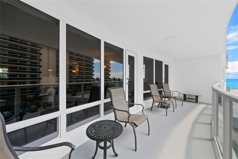 Image 20 of 55 For 4100 Galt Ocean Drive  304