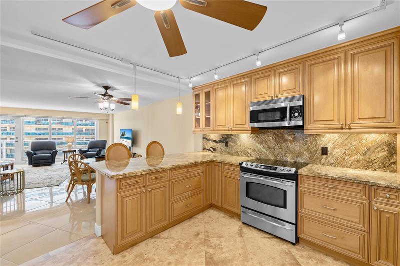 Image 22 of 55 For 4100 Galt Ocean Drive  304