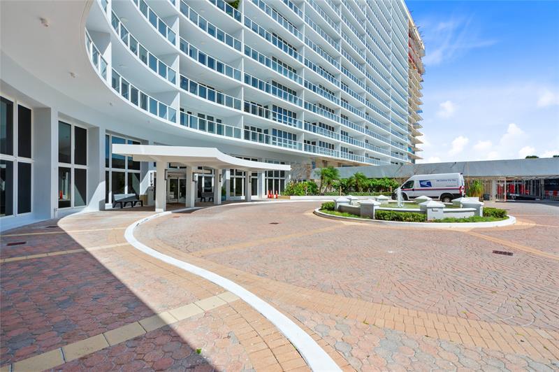 Image 38 of 55 For 4100 Galt Ocean Drive  304