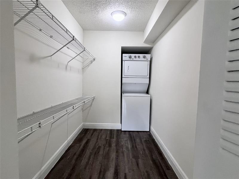 Image 6 of 14 For 18335 68 Ave  700-215