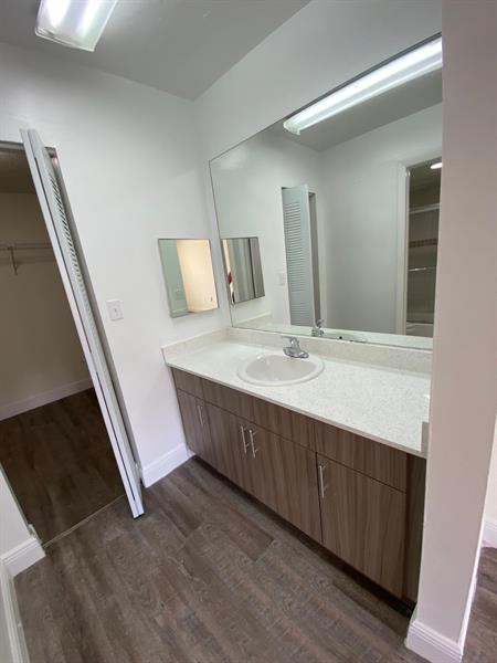 Image 10 of 15 For 18335 68 Ave  790-320