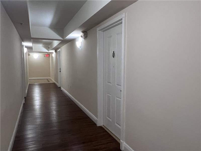 Image 11 of 17 For 18335 68 Ave  700-408