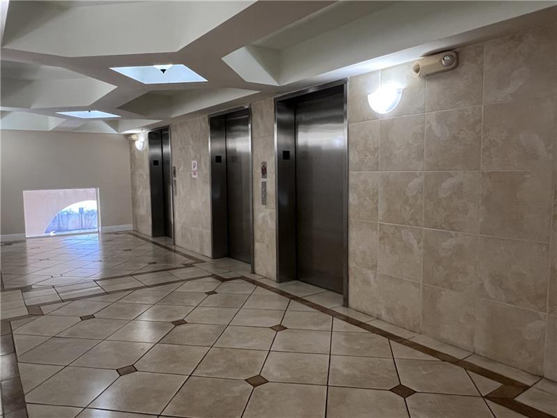 Image 12 of 17 For 18335 68 Ave  700-408