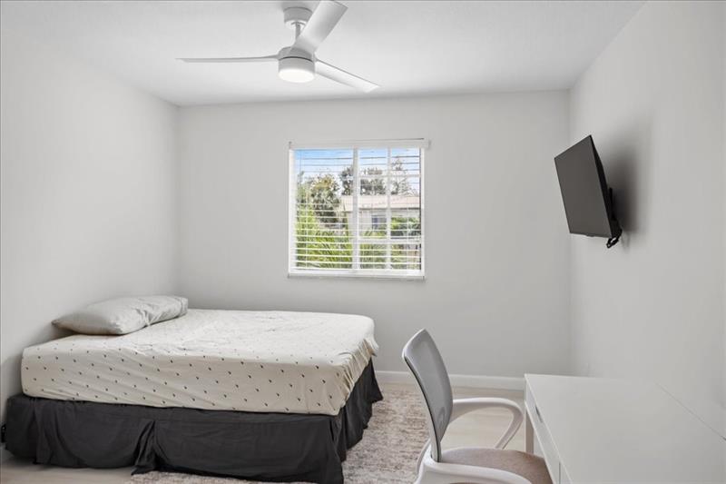 Image 12 of 15 For 4722 Lago Vista Dr  4722