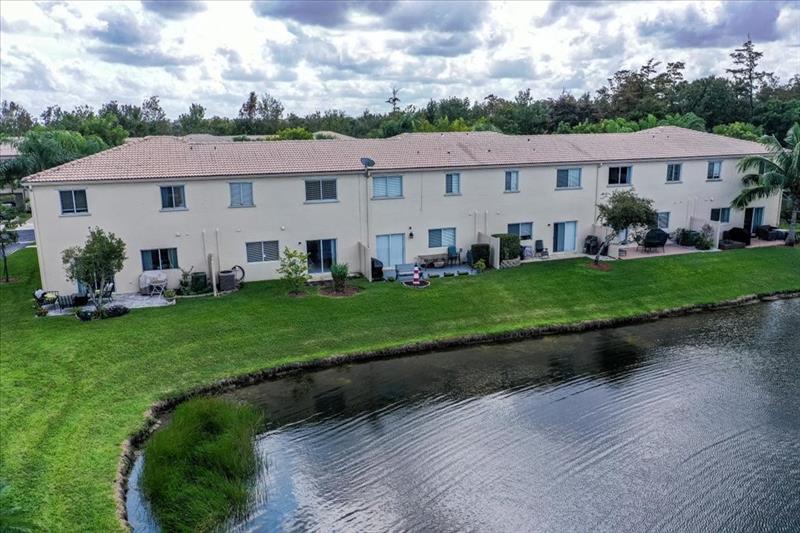 Image 15 of 15 For 4722 Lago Vista Dr  4722