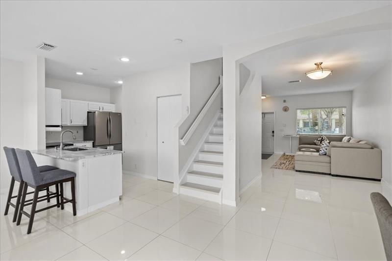 Image 4 of 15 For 4722 Lago Vista Dr  4722