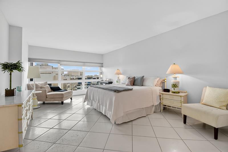 Image 20 of 56 For 5000 Ocean Blvd  1702