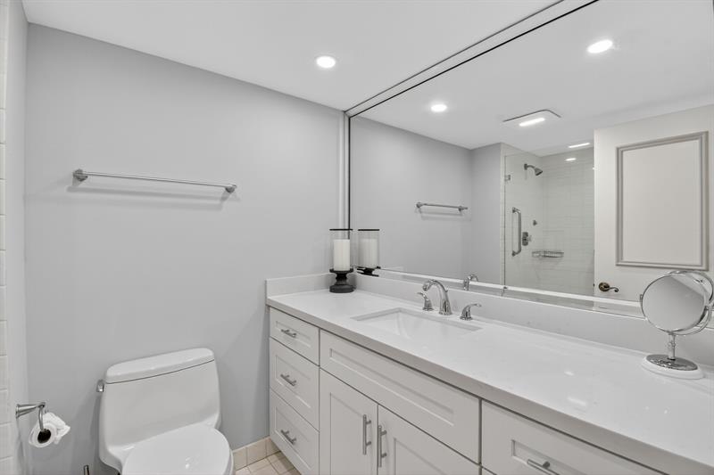 Image 29 of 56 For 5000 Ocean Blvd  1702