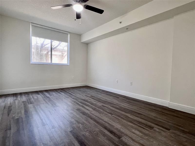 Image 6 of 18 For 18335 68 Ave  255-323