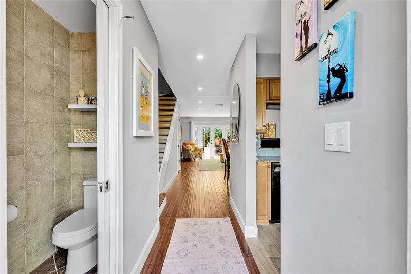 Image 21 of 38 For 3084 Oakland Forest Dr  1403