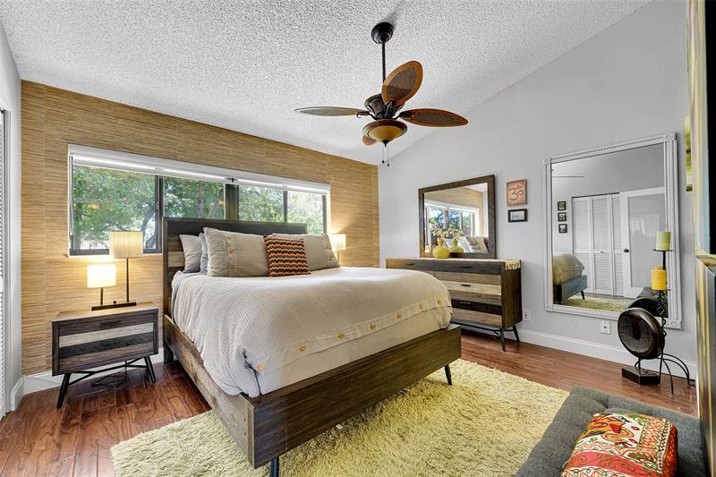 Image 27 of 38 For 3084 Oakland Forest Dr  1403