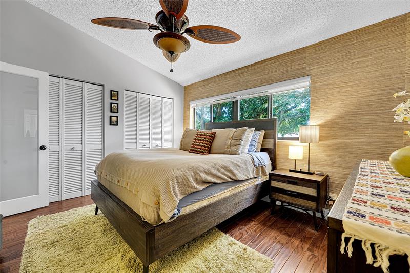 Image 28 of 38 For 3084 Oakland Forest Dr  1403