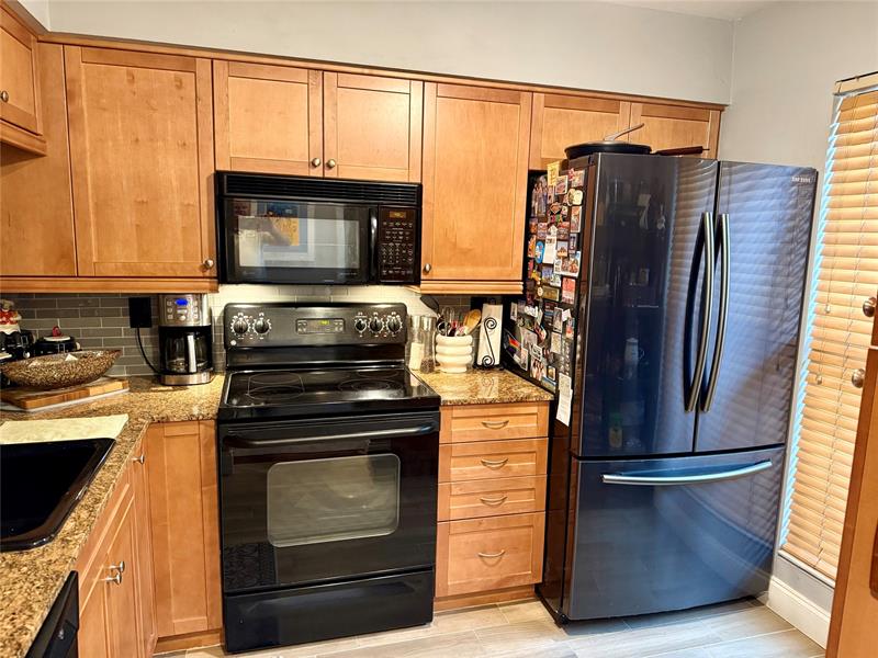 Image 3 of 8 For 3084 Oakland Forest Dr  1403
