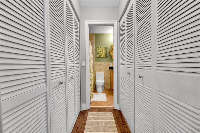 Image 30 of 38 For 3084 Oakland Forest Dr  1403