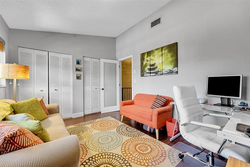 Image 35 of 38 For 3084 Oakland Forest Dr  1403