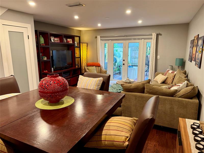 Image 6 of 8 For 3084 Oakland Forest Dr  1403