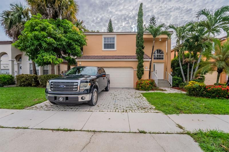 Details for 159 152nd Ln, Pembroke Pines, FL 33028