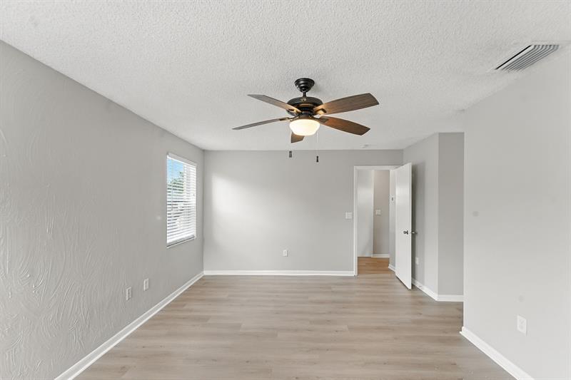 Image 14 of 33 For 159 152nd Ln