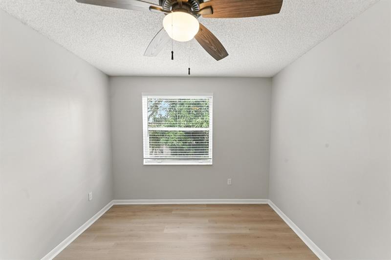 Image 23 of 33 For 159 152nd Ln
