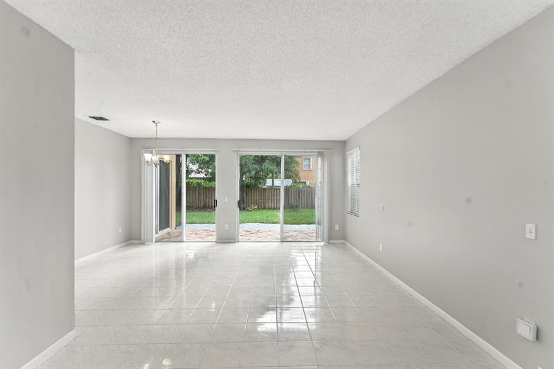 Image 7 of 33 For 159 152nd Ln
