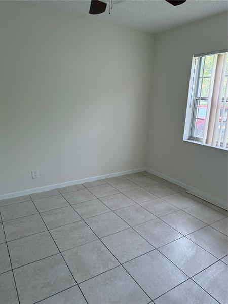 Image 6 of 7 For 2730 Forest Hills Blvd  104