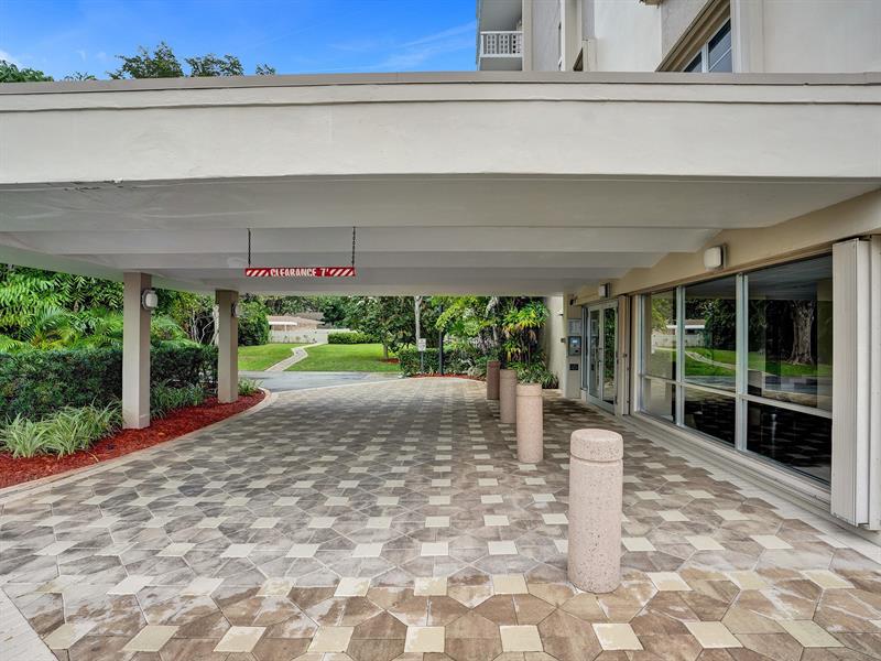 Image 4 of 10 For 1831 38th St  509