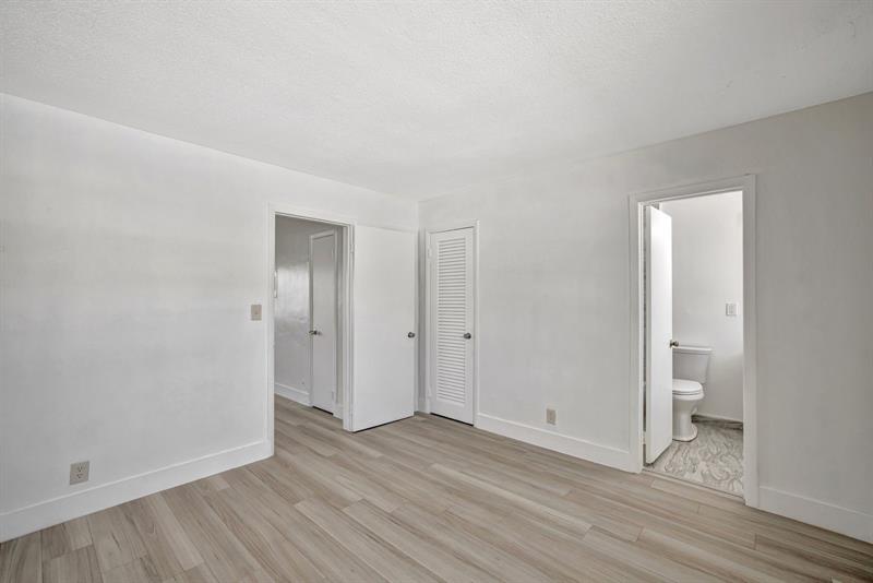 Image 6 of 7 For 515 9th Street  9