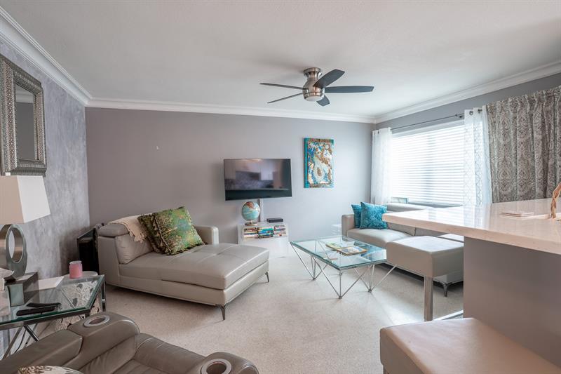 Image 3 of 9 For 4541 Ocean Dr  9