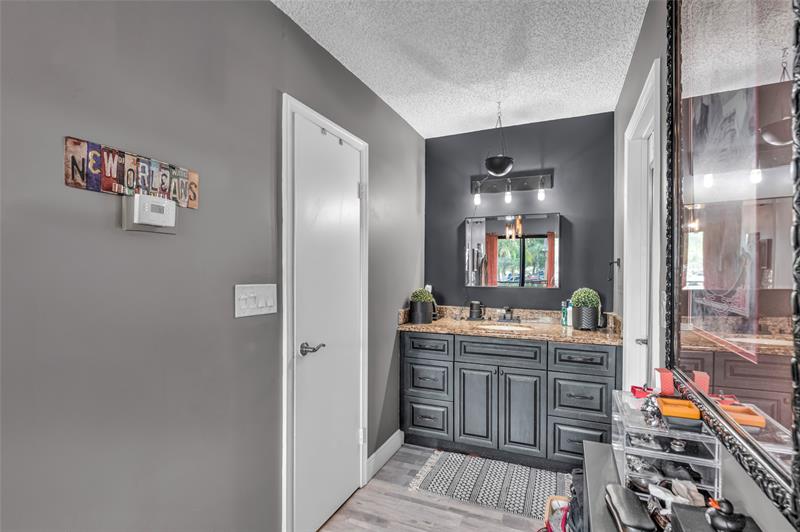 Image 18 of 39 For 7507 4ct  