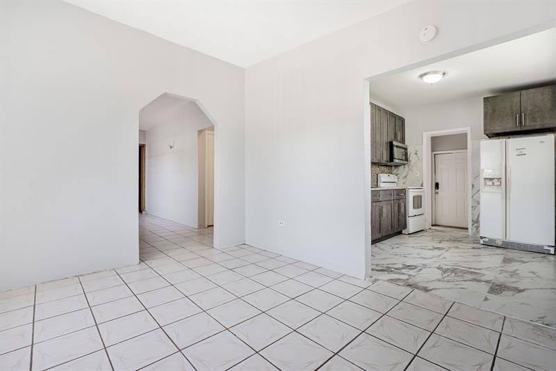 Image 19 of 39 For 430 133rd St