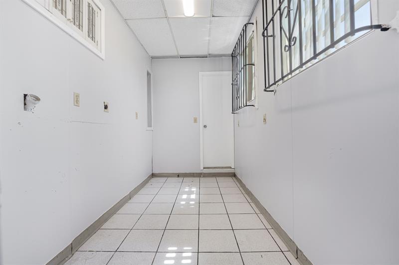 Image 21 of 39 For 430 133rd St