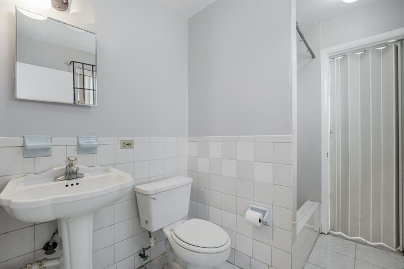 Image 26 of 39 For 430 133rd St