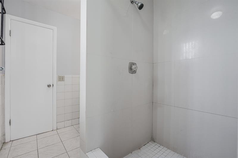 Image 27 of 39 For 430 133rd St