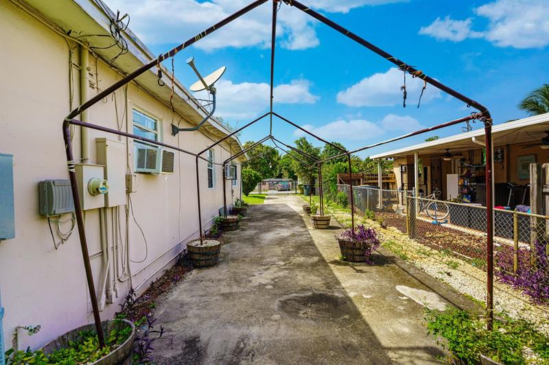 Image 31 of 39 For 430 133rd St