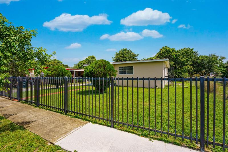 Image 37 of 39 For 430 133rd St