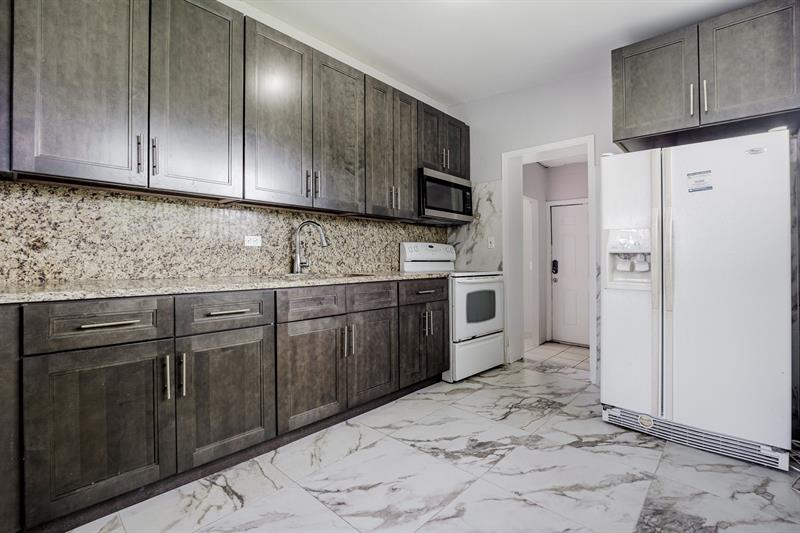 Image 4 of 39 For 430 133rd St