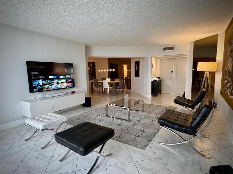 Image 21 of 39 For 1340 Ocean Blvd  1109