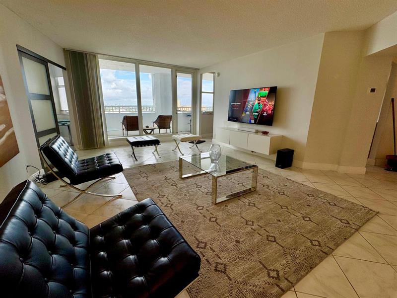 Image 3 of 39 For 1340 Ocean Blvd  1109