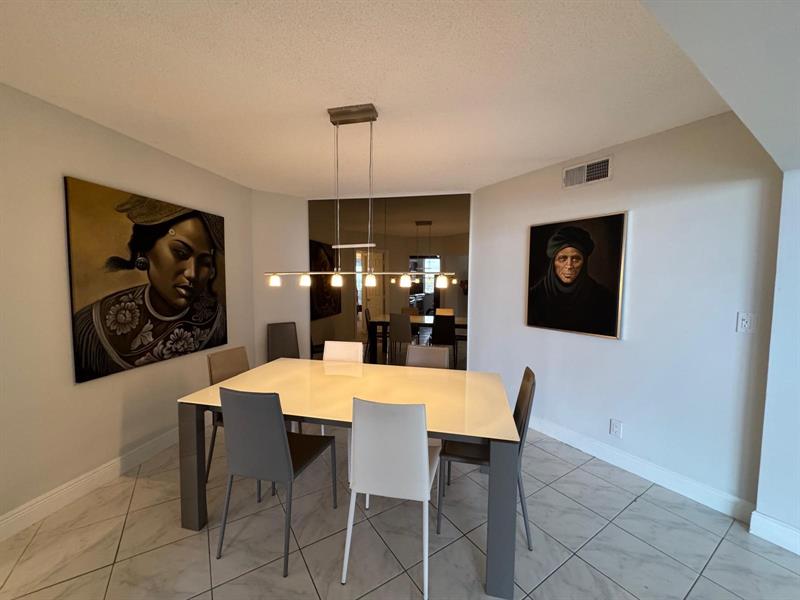 Image 4 of 39 For 1340 Ocean Blvd  1109