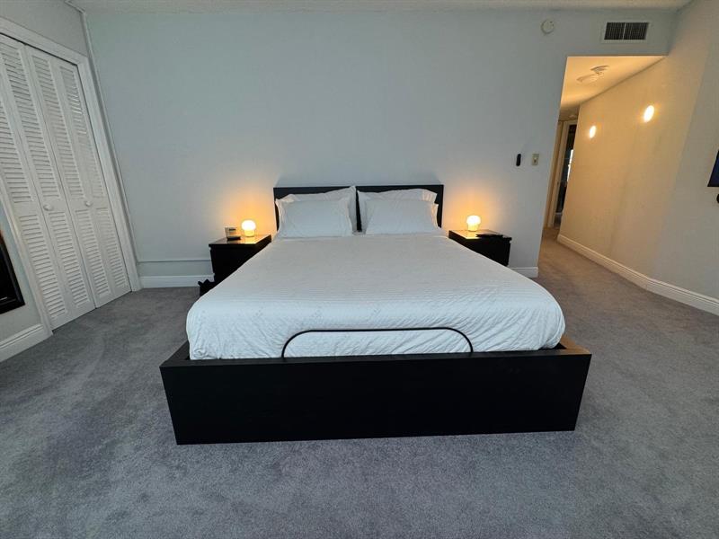Image 9 of 39 For 1340 Ocean Blvd  1109