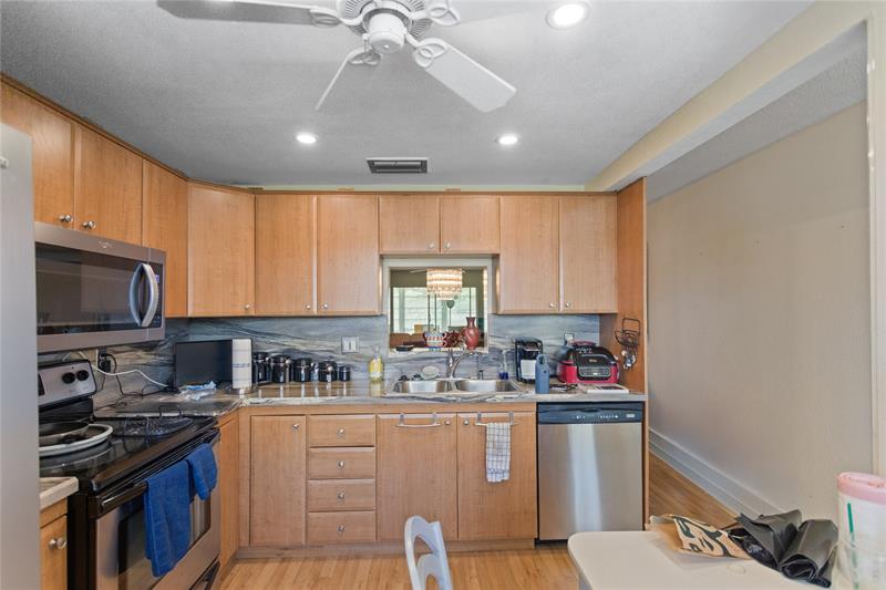 Image 15 of 26 For 2302 Lucaya Ln  L4