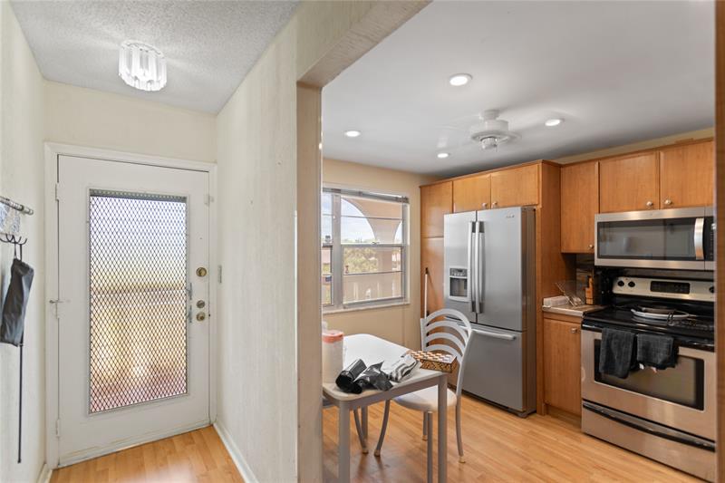 Image 17 of 26 For 2302 Lucaya Ln  L4